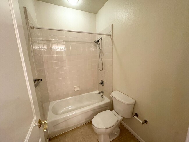 Building Photo - Perfect Shape Dublin Ranch Village Propert...