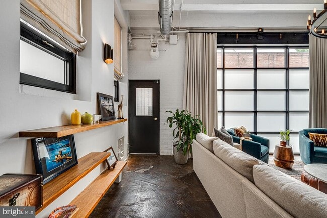 Building Photo - 1413 Swann St NW