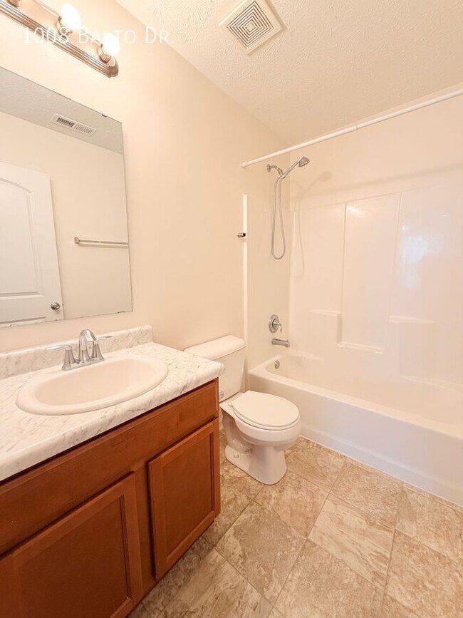 Building Photo - 1008 Balto Dr
