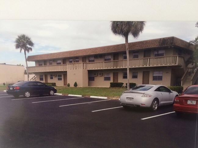 Marco Island Garden Apt 3 Bldgs @ 10 units - 529 Tallwood St