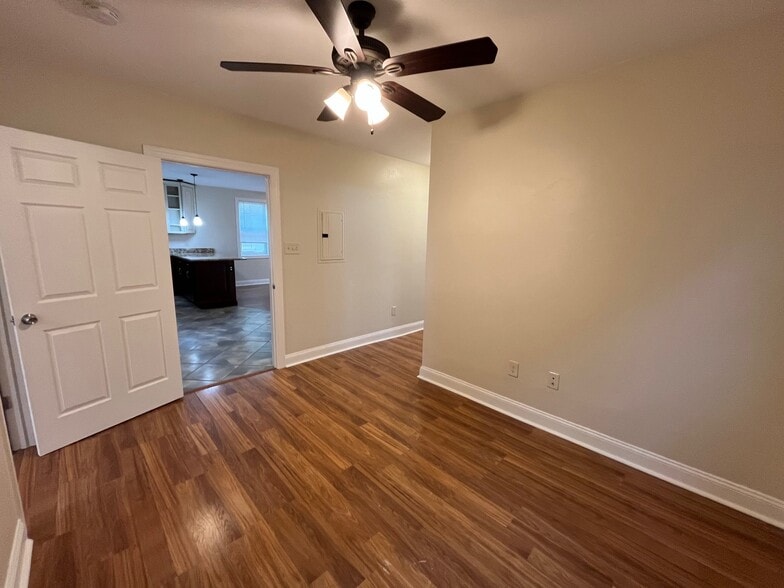 Building Photo - 6368 Morrowfield Ave