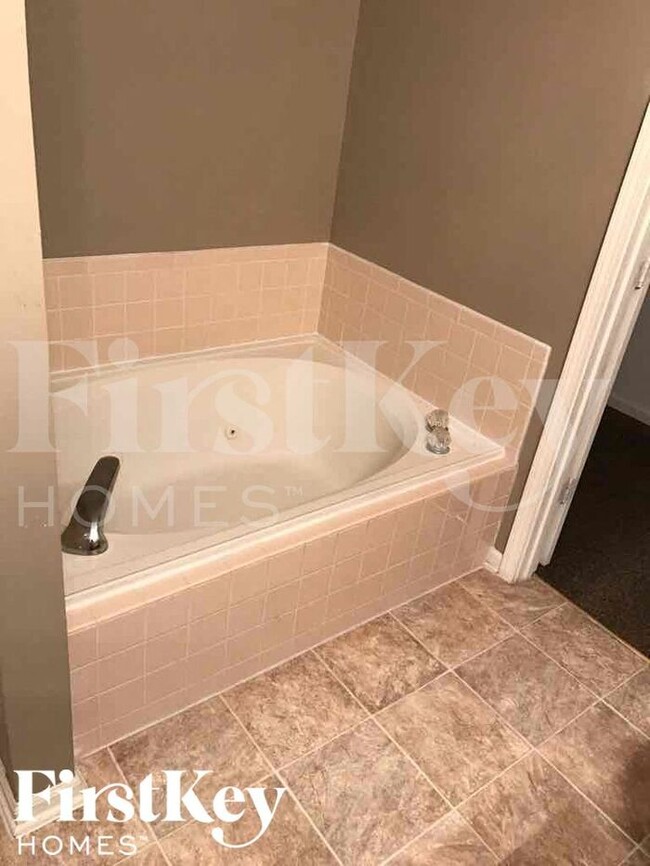 Building Photo - 3614 Rock Maple Dr