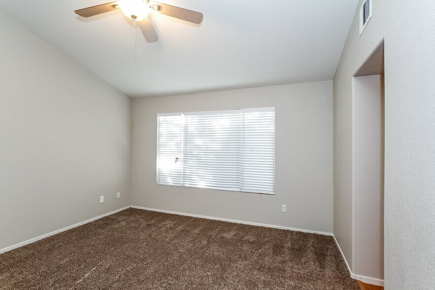 Building Photo - 175 Mirador St