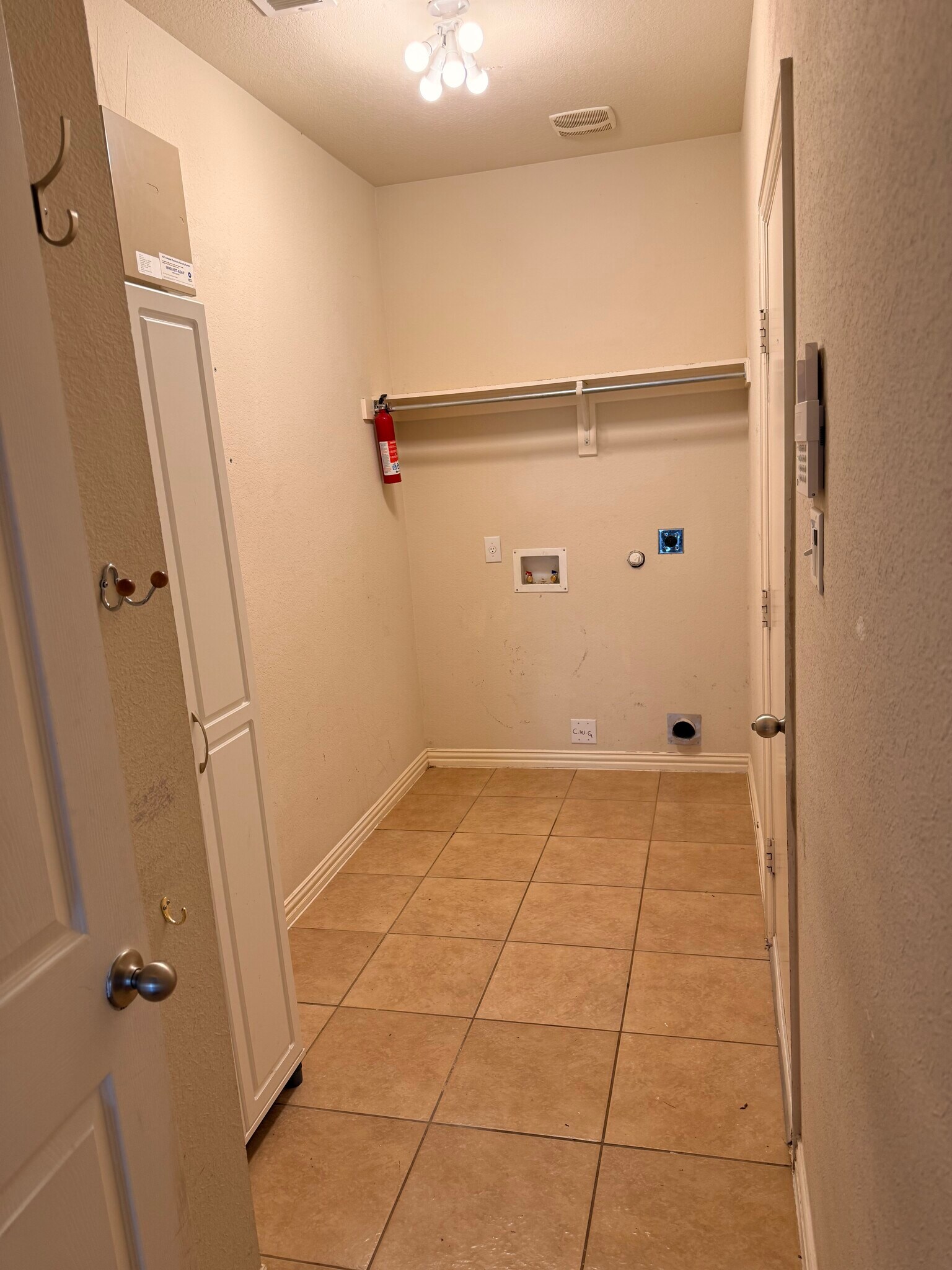 Washer and Dryer Hookups - 2489 Yuma Dr
