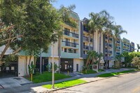 Building Photo - Catalina Gardens