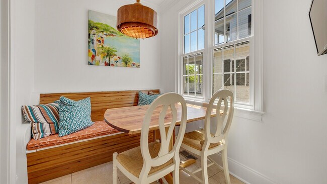 Building Photo - 94 Ballyhoo St