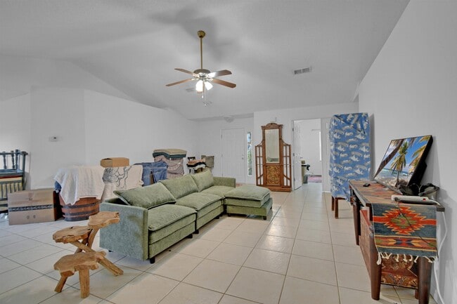 Building Photo - 444 Island View Cir