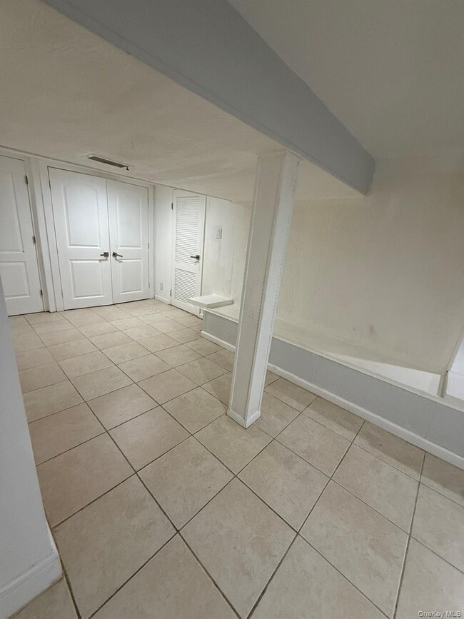 Building Photo - 640 Derby Ave