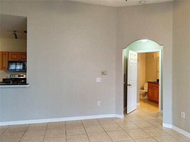 Building Photo - 826 Grand Regency Pointe