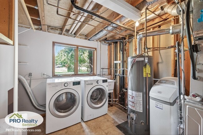 Building Photo - 4 Bedroom Home **50% off December's Rent with a December 2025 Move In**