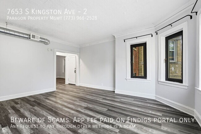 Building Photo - 7653 S Kingston Ave