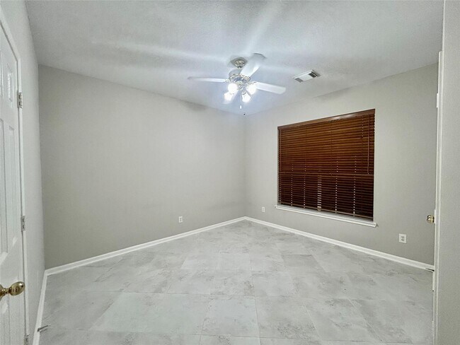 Building Photo - 16807 Laguna Springs Dr