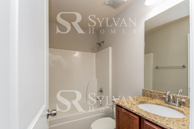 Building Photo - Spacious 3BR 2BA Home Awaits You!