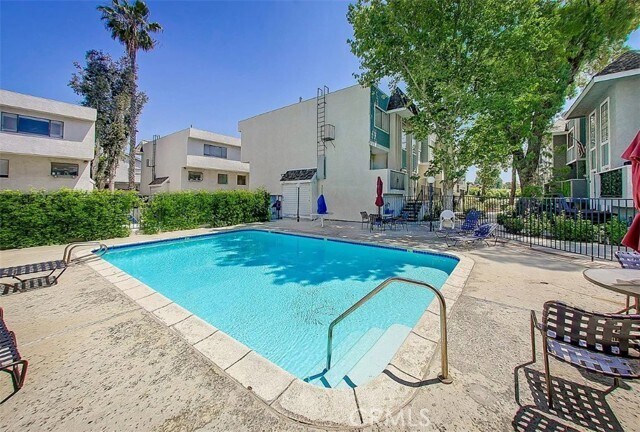 Building Photo - 9144 Burnet Ave