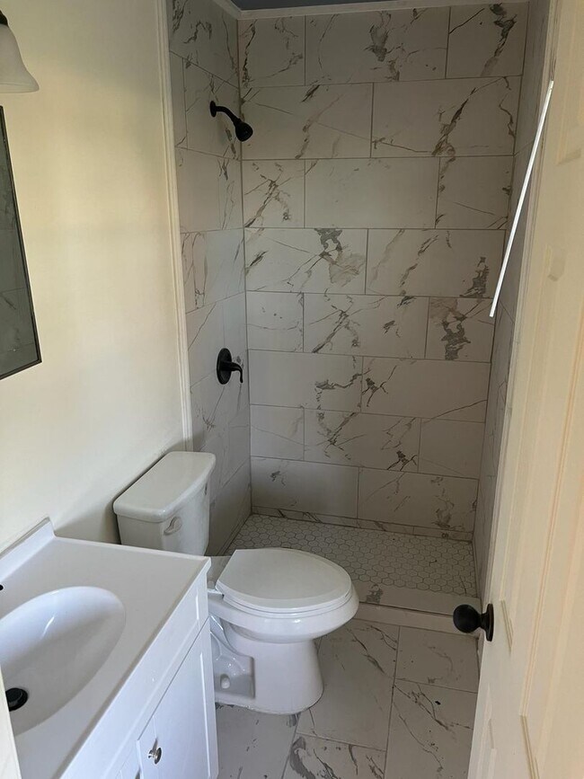 Building Photo - Renovated 2-Bed, 1-Bath Camper