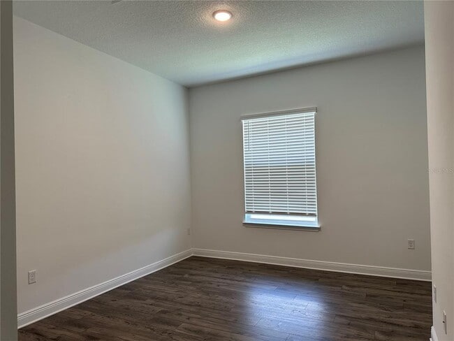 Building Photo - 15161 Lake Bessie Loop