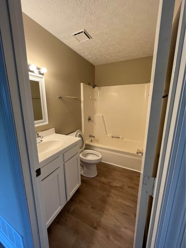 Building Photo - 302 Madison Hills Blvd