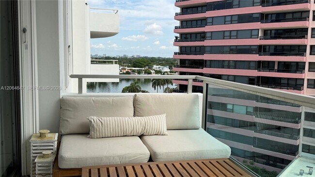 Building Photo - 5161 Collins Ave