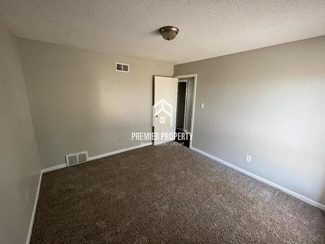 Building Photo - 3525 Chevron Cove