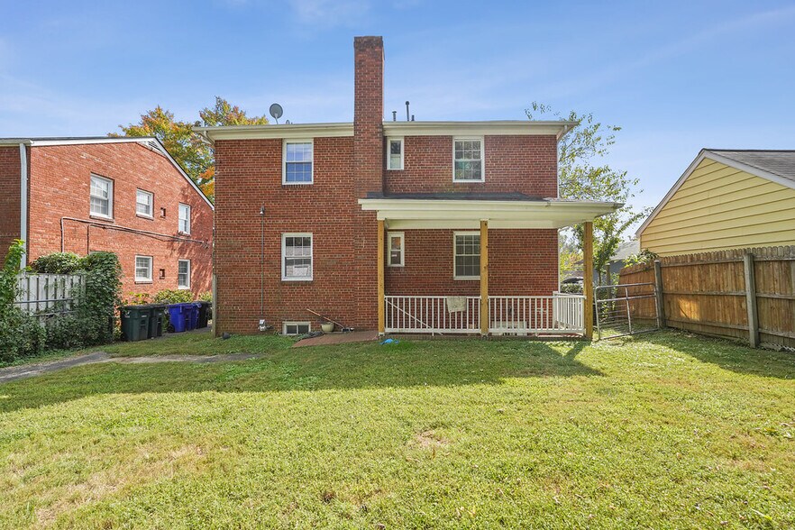 Building Photo - 2709 13th Rd S