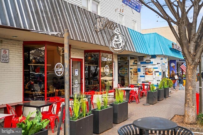 Building Photo - 113 Clifford Ave