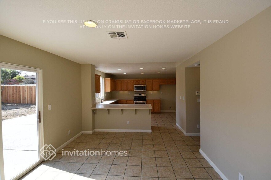 Building Photo - 5530 Burgundy Ct