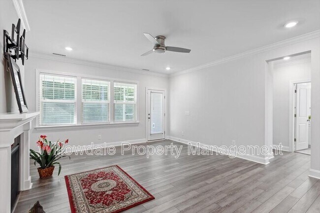 Building Photo - 4940 Enlightenment Rd