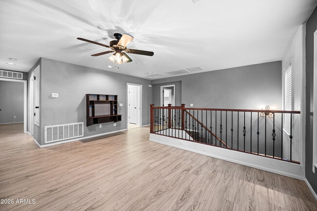 Building Photo - 10923 W Elm St