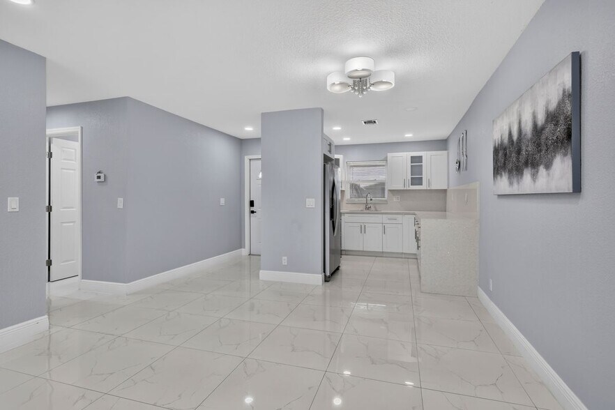 Building Photo - 2601 Crosley Dr W