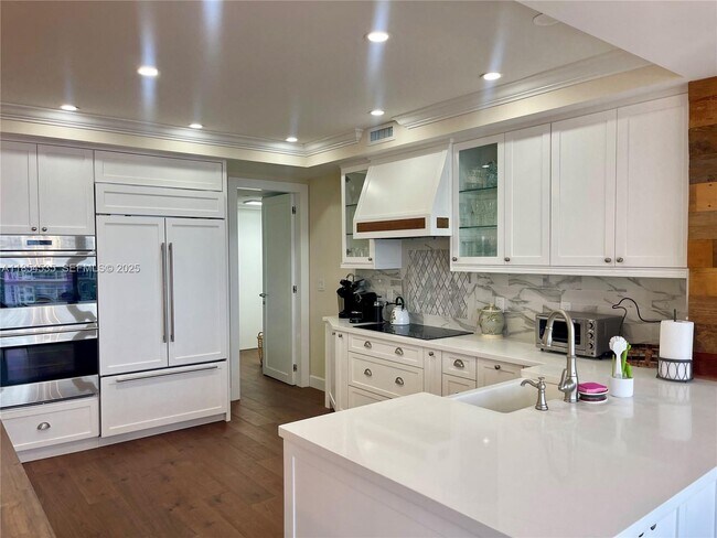 Building Photo - 21050 Point Pl