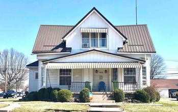 Building Photo - 415 N Section St