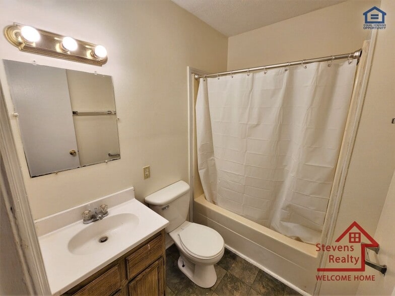 Building Photo - 246 Dogwood Pointe Dr