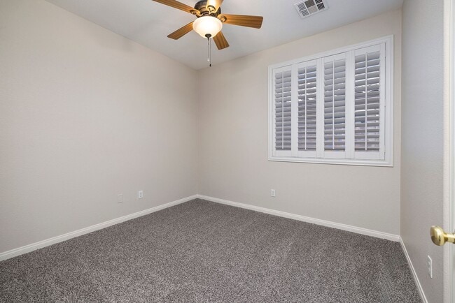 Building Photo - Single Story Home @ Buffalo/Desert Inn  1 Story - 2 Bedrooms + Den