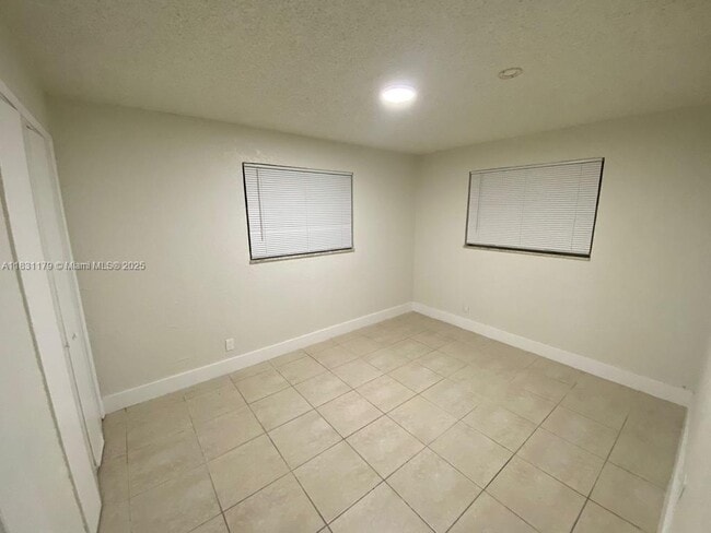 Building Photo - 2766 NW 9th Pl