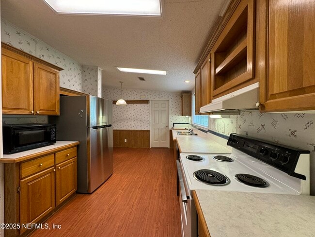 Building Photo - 149 Aster Ave