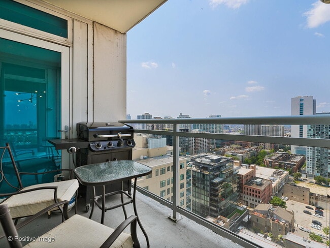 Building Photo - 757 N Orleans St