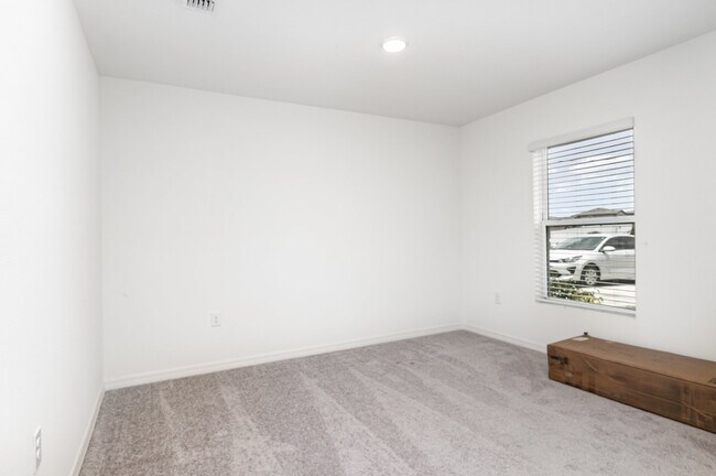 Building Photo - 139 Violet Ct