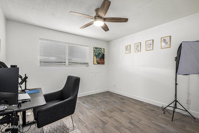 Building Photo - 2934 N 22nd Pl