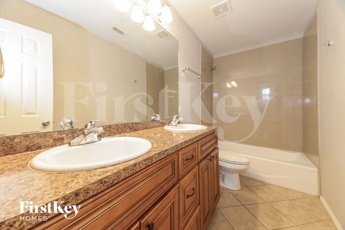 Building Photo - 2708 Beverly Dr