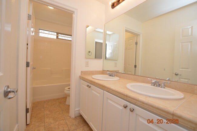 Building Photo - 598 Over Par Ct