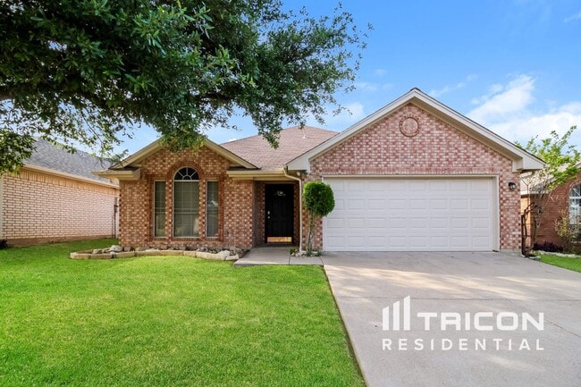 Primary Photo - 1082 Roundrock Dr