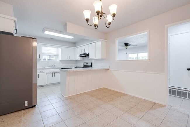 Building Photo - 4713 Newport Dr