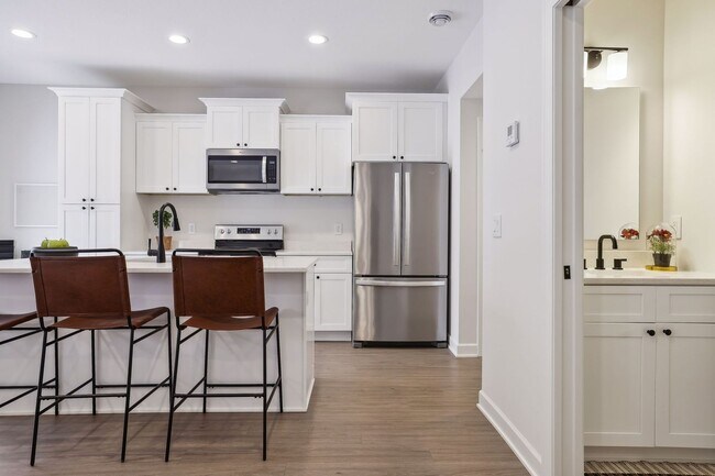 Building Photo - Model 3 Bedroom Town Home