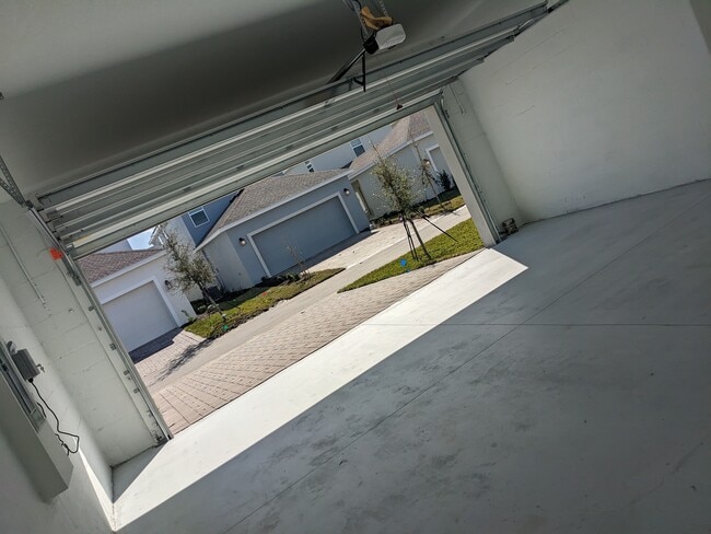 Building Photo - 11716 Language Wy