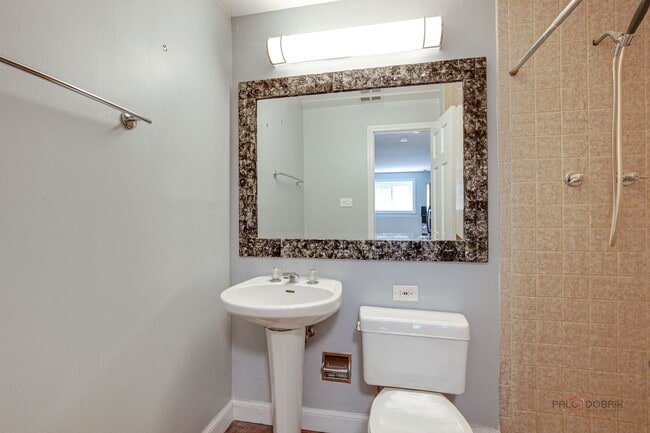 Building Photo - 1115 Shermer Rd