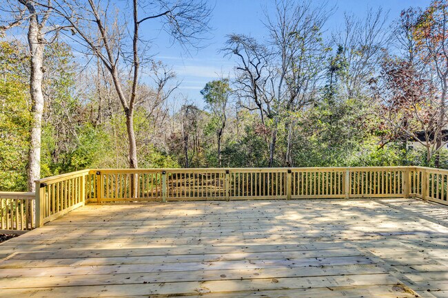 Building Photo - 112 Wild Oak Dr