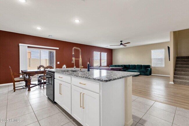 Building Photo - 13330 E Sunflower Ln