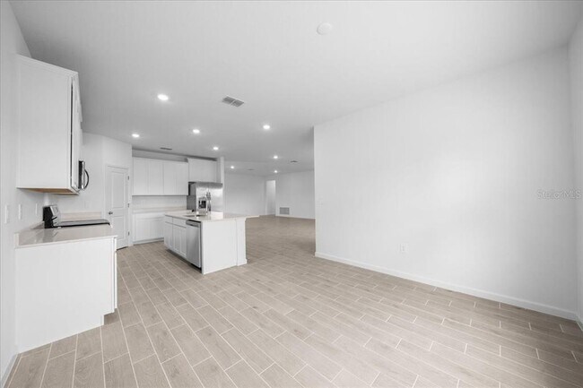 Building Photo - 8885 SW 68th Ter Rd
