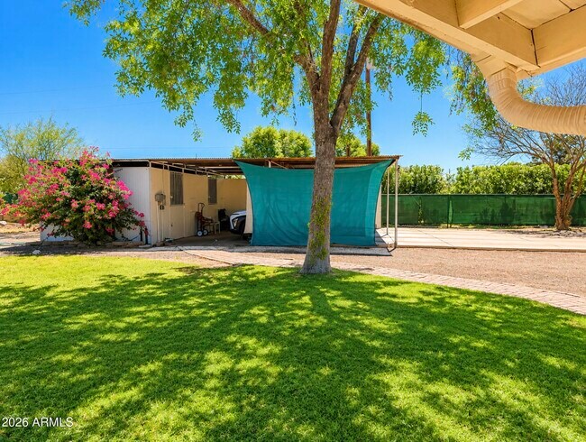 Building Photo - 7026 E Sunnyside Dr