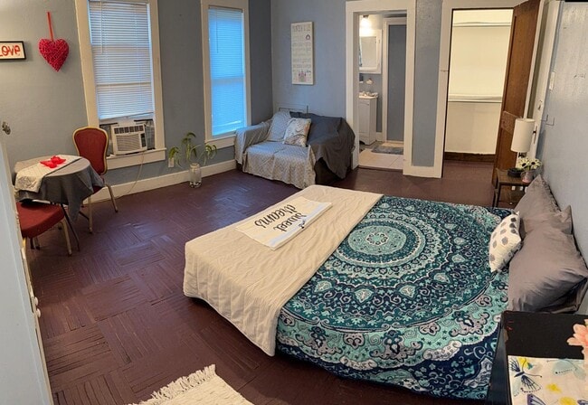 Building Photo - 2328 Union St